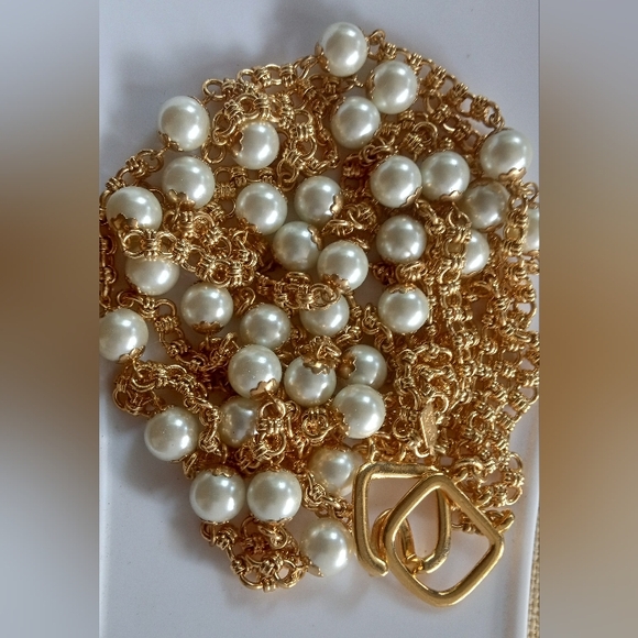 Kenneth J. Lane Four Strand Faux Pearls Gold Tone Çhain Signed VTG Necklace - Picture 8 of 10